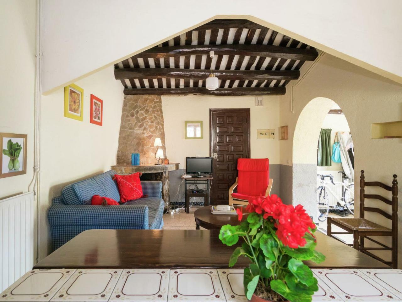 A Picturesque Wine House Now Refurbished Into In Сasa de vacaciones